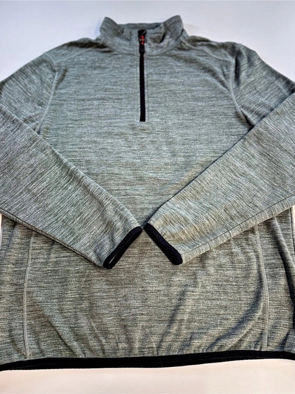 Avalanche Quarter-Zip Pullover in Gray Size Medium Like New